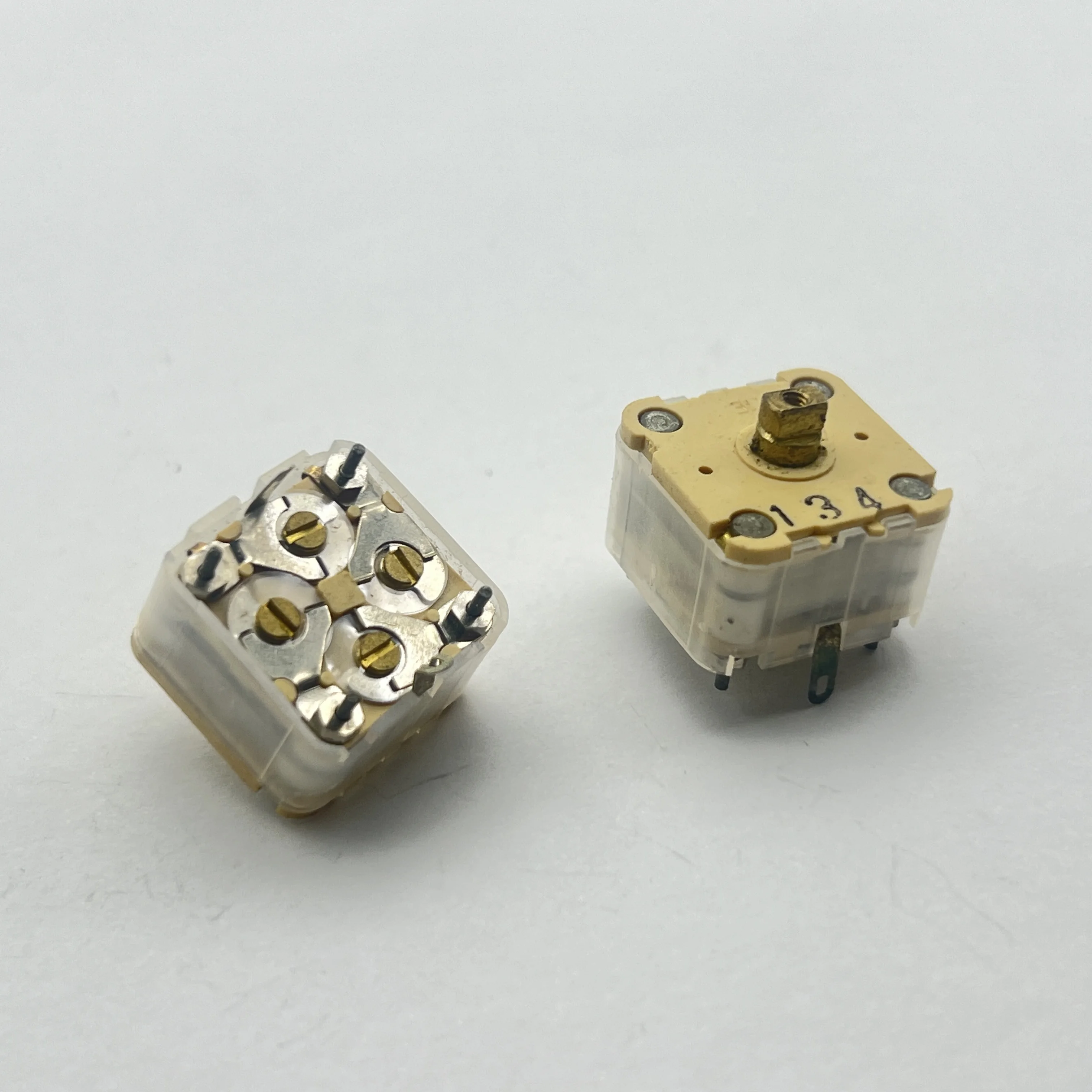 1 pcs Radio dedicated AM FM variable capacitor soft lead 16x16x10