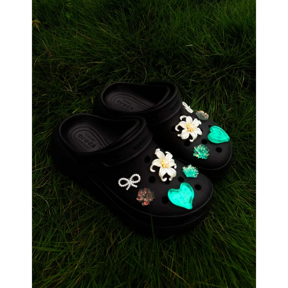 10pcs Shoes Charms Removable Advanced Lake Green Sweet Heart Shoes Accessories for Girls Summer Shoes DIY Gift