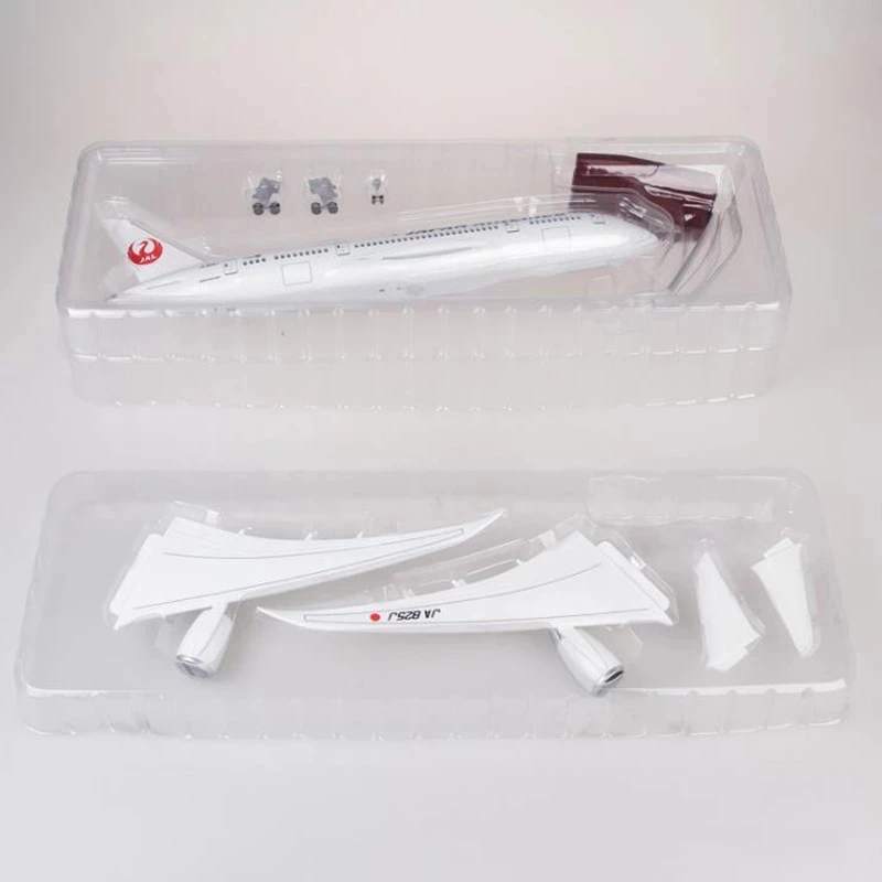 1:130 Scale 43cm 787 Boeing Aircraft Japan Air B787 Airplane Model Die-Cast Resin Aircraft Ornament with LED Lights