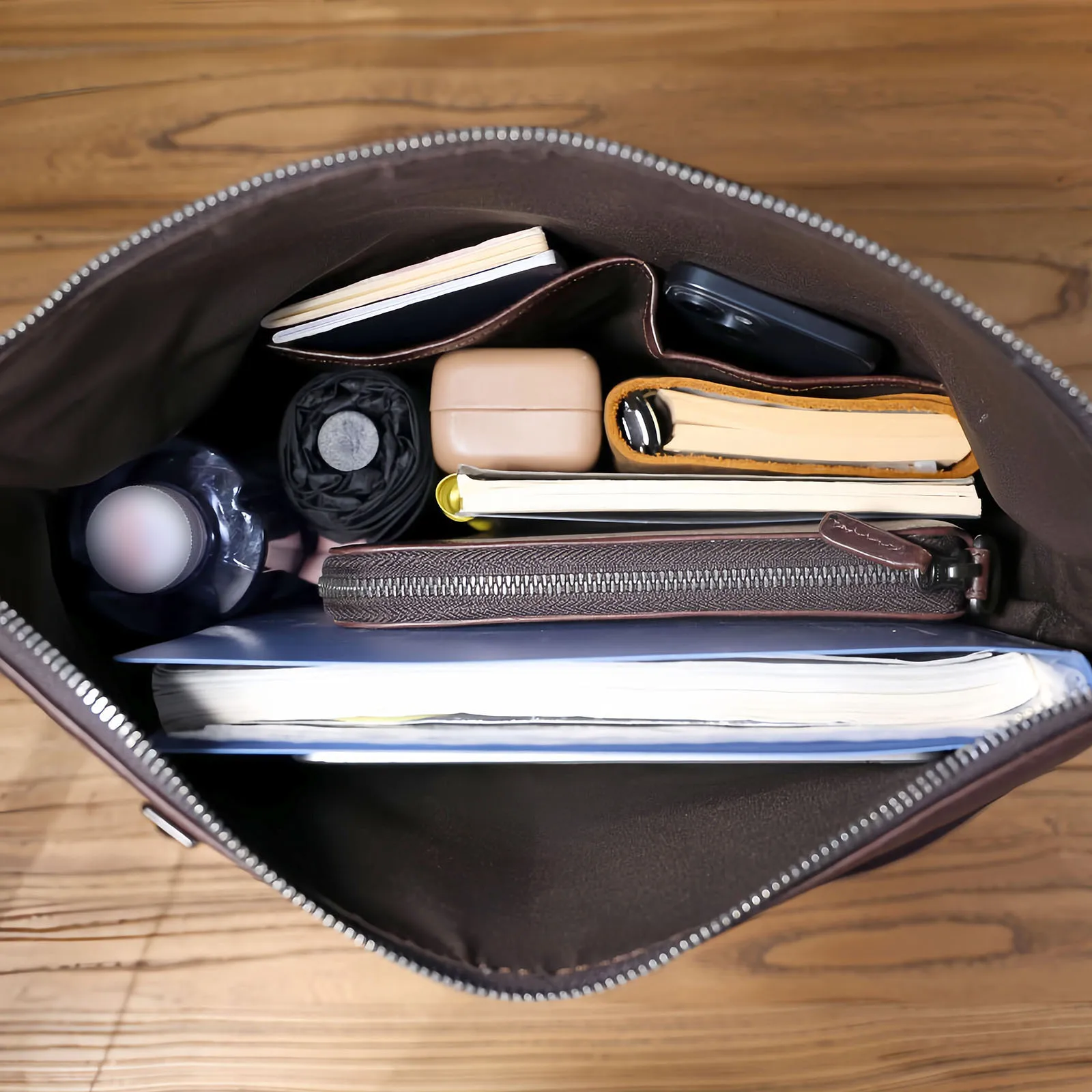 Echte Leder-Umhängetasche für Herren, Crossbody-Laptoptasche, einfache Rindsleder-Tasche aus pflanzlich gegerbtem Leder, modisch und lässig – Detail 23
