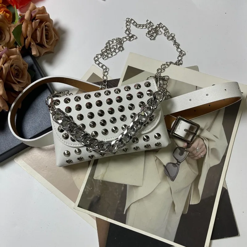 HD blanco negro remache nuevo bolso de cintura cinturón 2025 moda personalidad nicho cadena PU Messenger Bag y cinturón para mujeres hombres regalo