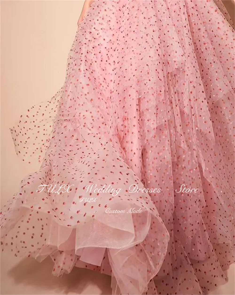 TULX シンプルなストラップレスイブニングドレスレッドドットチュールノースリーブパーティードレスロングティアード韓国結婚式の写真撮影ドレスカスタマイズ