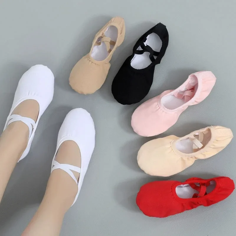 Mode adulte enfants chaussures de Ballet femme tissu élastique semelle fendue femmes chaussure de danse formation folklorique confortable filles salle de sport chaussures de Yoga