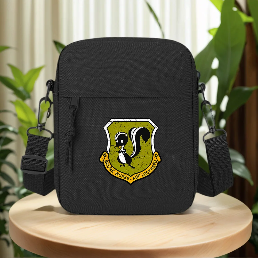 Skunk holding arms,design crest emblem Men Crossbody Bag Single Shoulder Women Cartoon Anime Film Printing Design Unisex