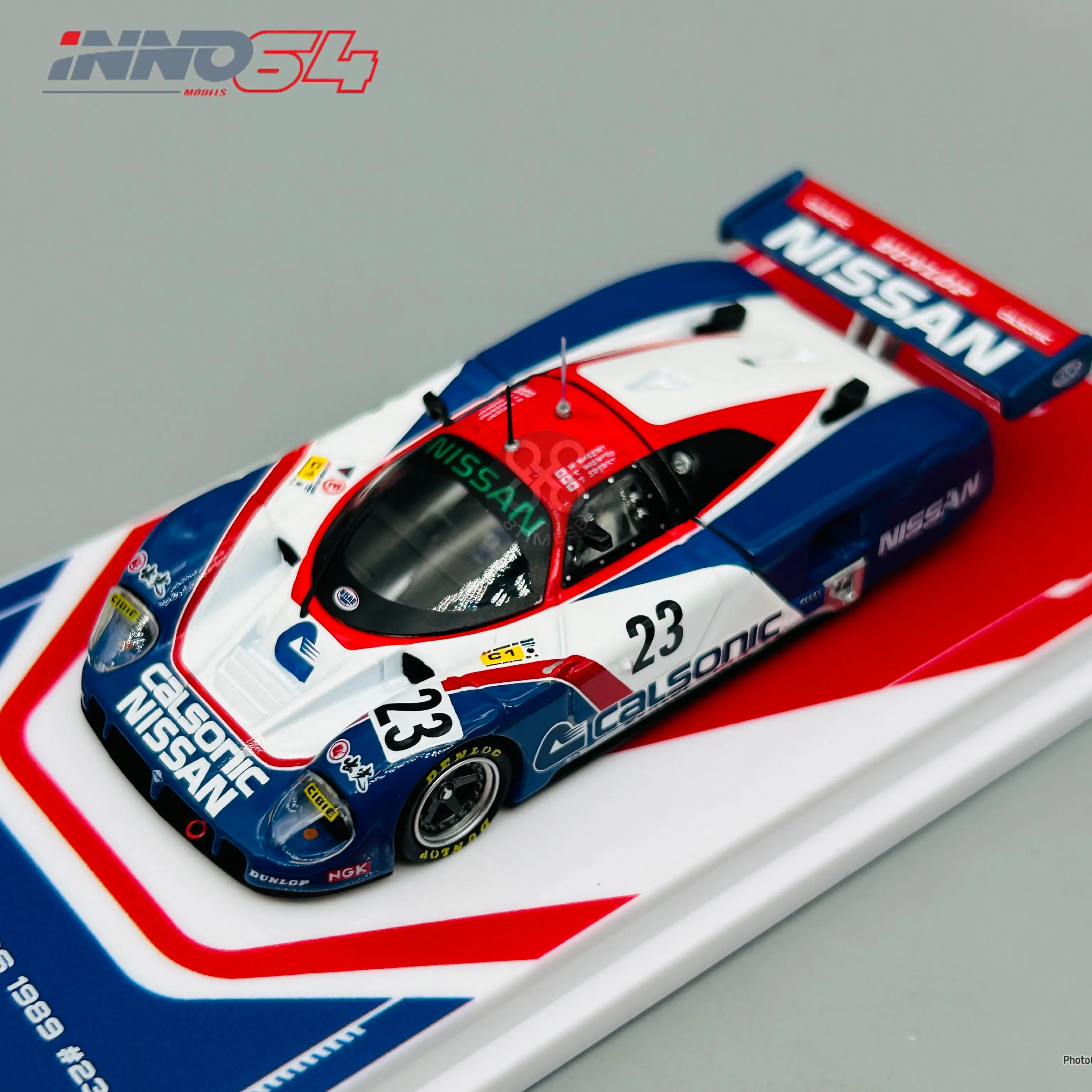 Modelo a Escala 1:64 de un Auto Negro Humble, 1988 R89c, Vehículo de Prueba de Carreras Le Mans. Modelo de coche en miniatura a escala con acabado de aleación.