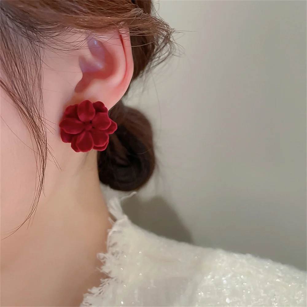 Autumn Winter Vintage Fashion Simple Cute Wine Red Velvet Rose Flower Stud Earrings for Women Elegant Jewelry Daily Accessories