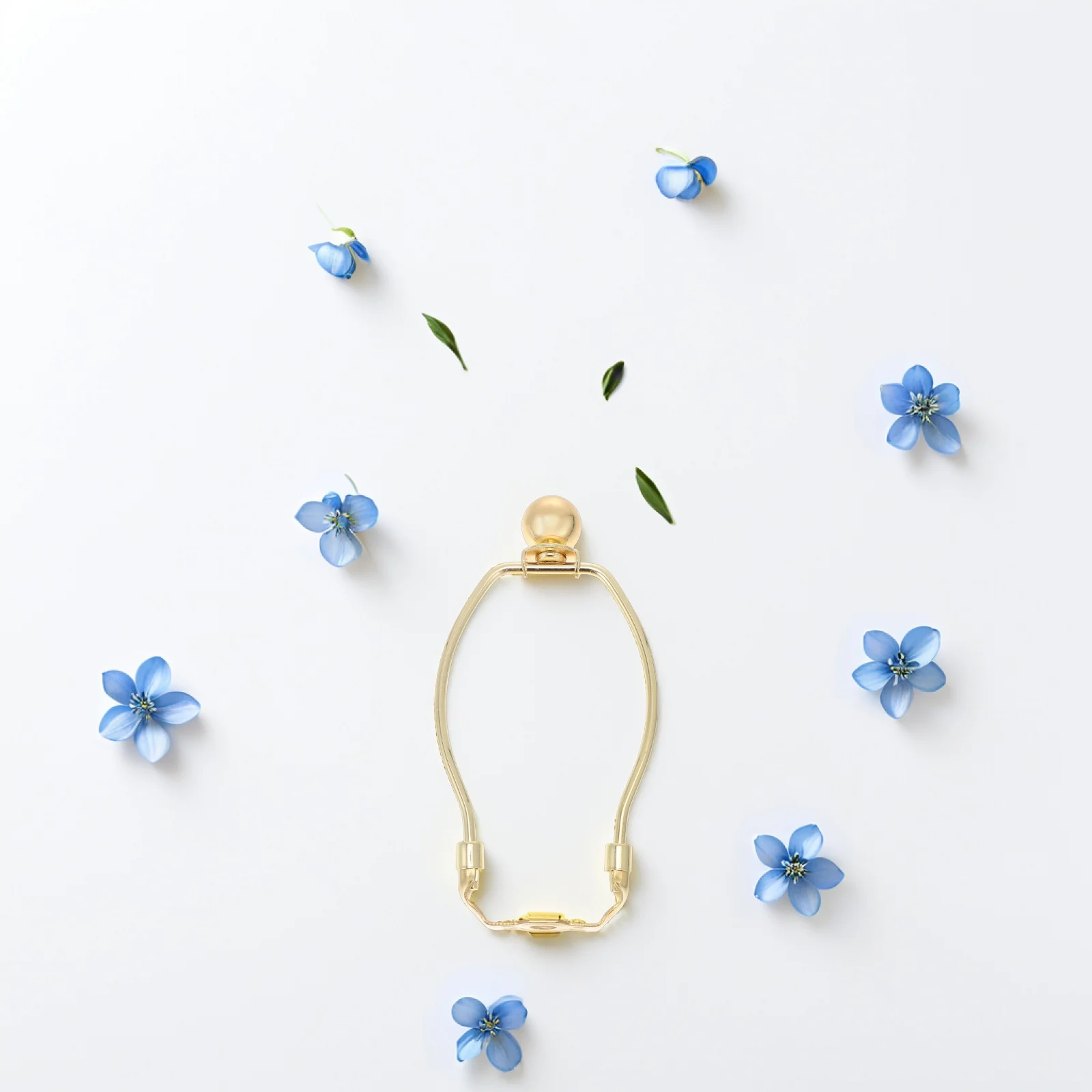 

2Pcs Lampshade Horn Bracket Sturdy Rust Resistant Lamp Harp Frame for Living Room Bedroom Cafe Shop Decorative Lighting