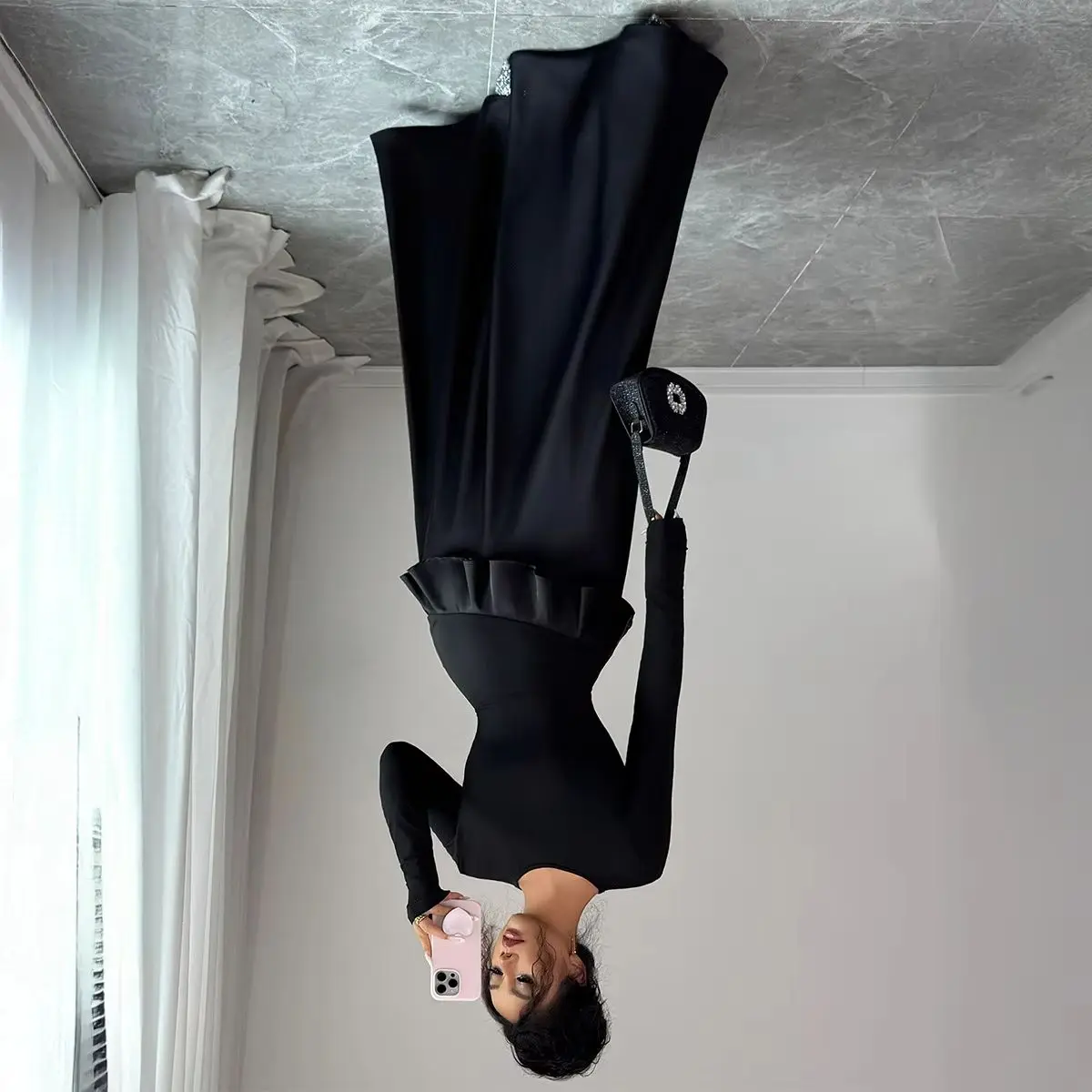 

Модное чёрное элегантное высококачественное платье с длинными рукавами и кружевной юбкой для женщин. Новинка осенне-зимнего сезона, комфортное.