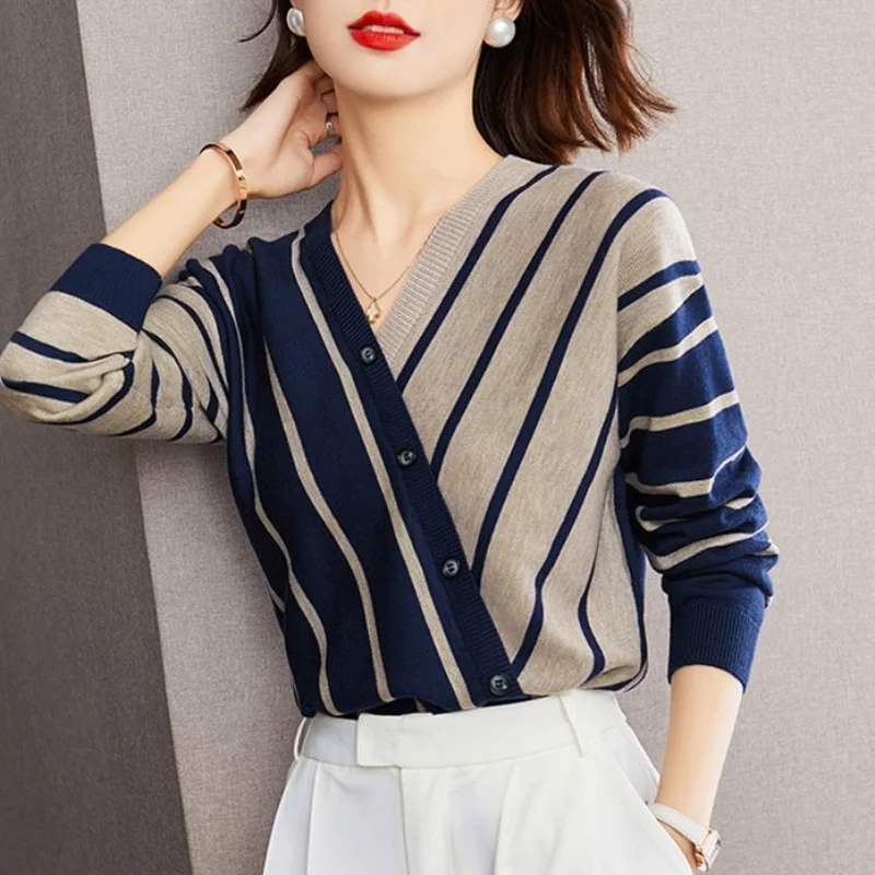 2023 Autumn and Winter New Elegant and Versatile Temperament Women\'s Clothing Splice Button V-Neck Long Sleeve Stripe Pullover