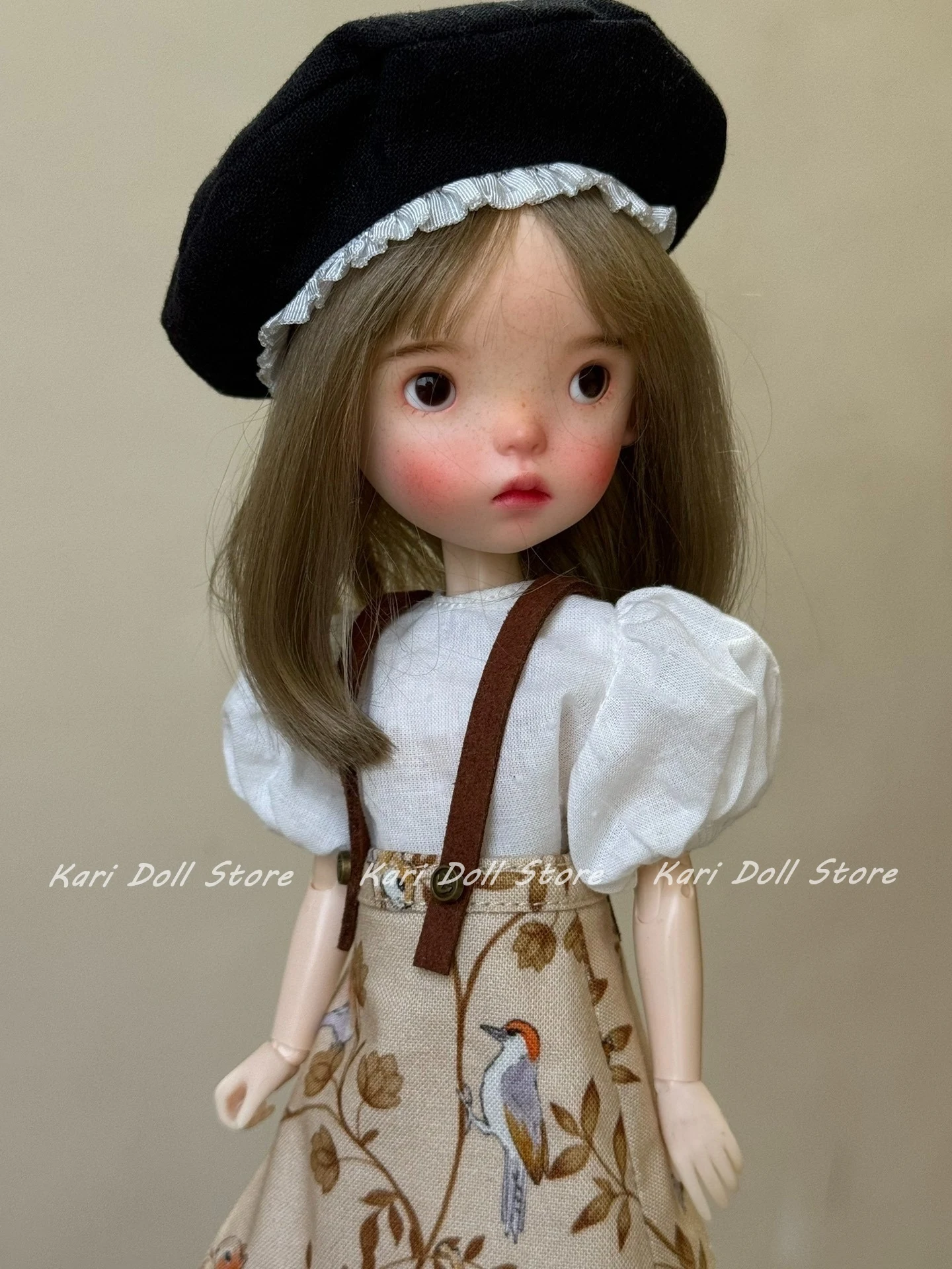 

Kari Doll Clothes and skirts Japanese-style puff sleeve shirt and beige suspenders set for Landazz Landoudou Doll
