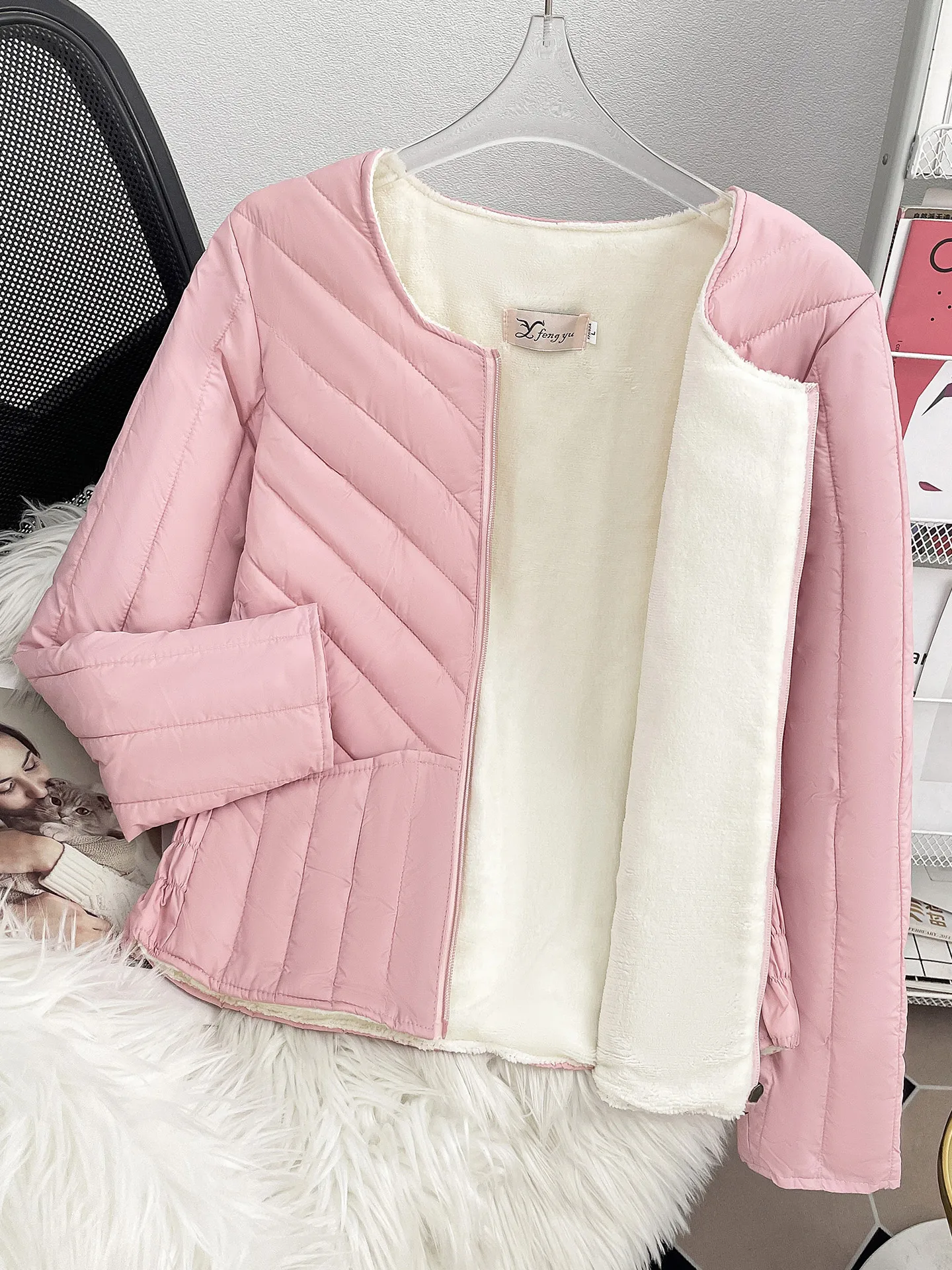 

Slim Fit Cotton Jaet Fce Lined ort round Ne Zipper Closure Warmth Inner Cotton Vest Nylon Fabric Hollow out Design