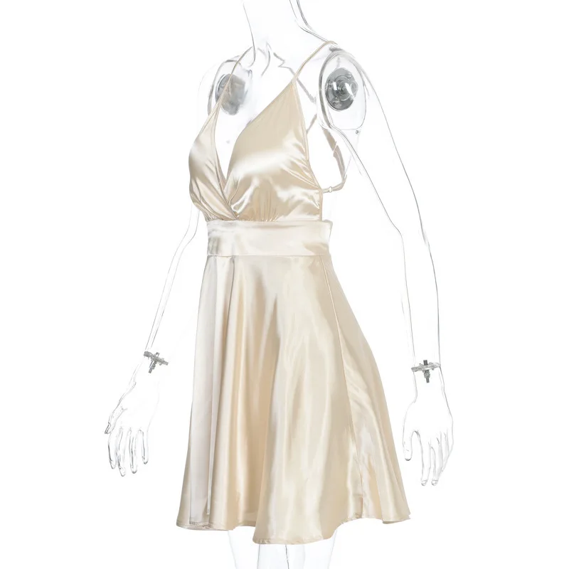 Nouvelle été profonde V à lacets en satin de soie texture licou dos nu robe courte, plage, discothèque et fête des femmes