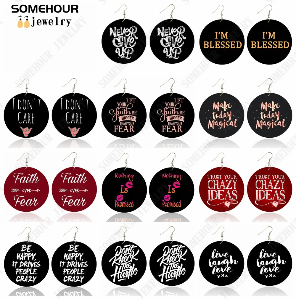 SOMEHOUR Faith Over Fear Print pendientes de gota de madera inspirados mágicos, nunca te rindas, vive, risa, amor, joyería colgante para mujer