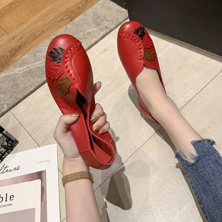 

Spring / Autumn Leather Casual Single Shoes Soft Soled Breathable Red Leather Shoes Anti Slip and Wear-resistant Mother's Shoes