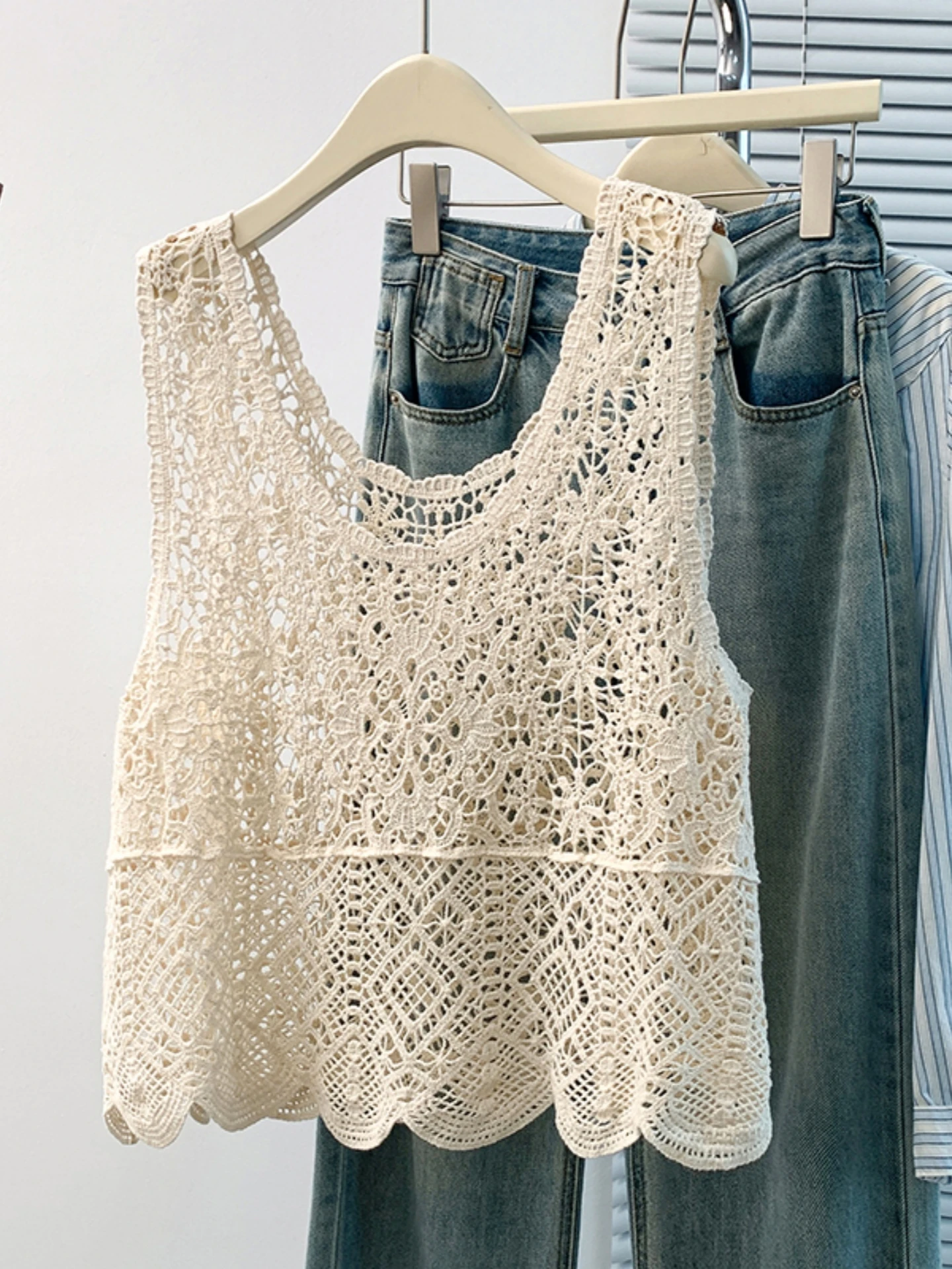 

Women's Hollow out Strap Vest Spring Autumn New Style plus Size Short Top Hook Flower Embroidery Layering Slimming Effect