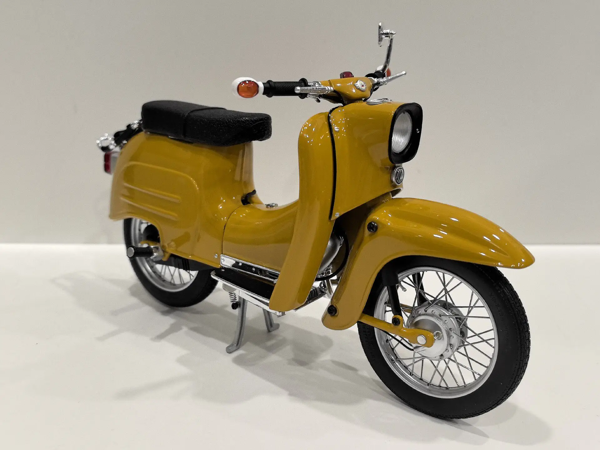 Diecast Schuco 1/10 Scale Simson Schwalbe KR51/1 Motorcycle D6M7 Alloy Car Model view 5