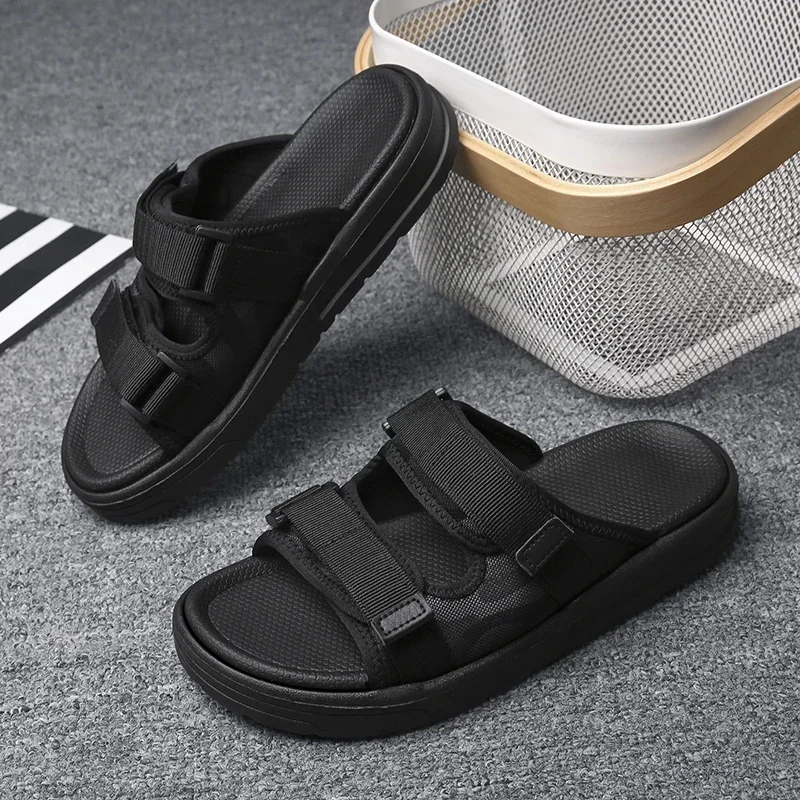 White Sneakers Living Room Slippers Walk Around Home Men\'s Slide Slipper Man Luxury 2024 Summer Shoes Sale Original Brands Shoes