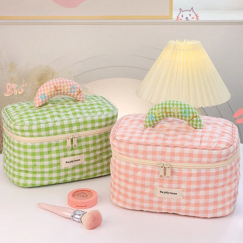 New makeup bag with large capacity travel organizer high beauty cosmetic bag Korean cute portable storage bag travel essentials