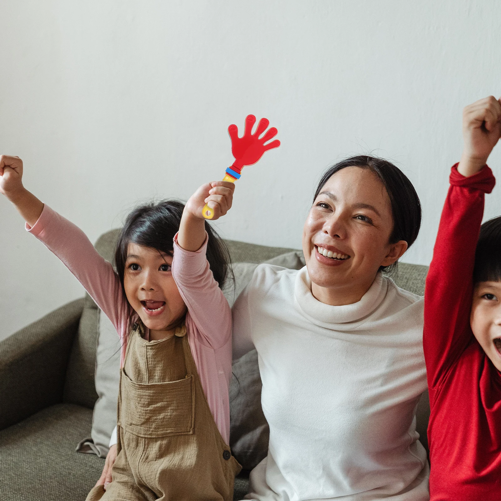 

24 Pcs Hand Clapper Adults Party Clappers Noisemaker Toys Favor Cheering Noisemakers for Sporting Events Large Child