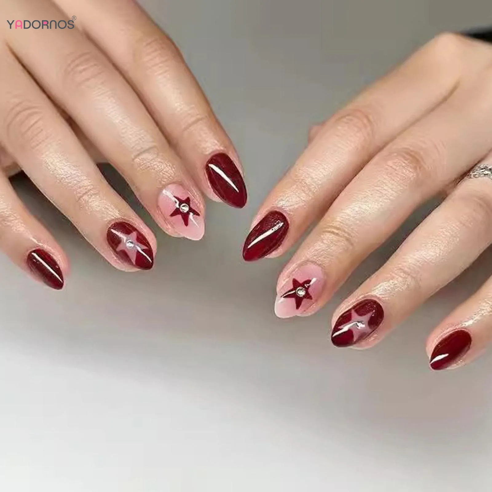 Red Fake Nails Y2K Girls Simple Almond False Nails Five-pointed Star Designs Women Girls Charms Press on Nails DIY Manicure