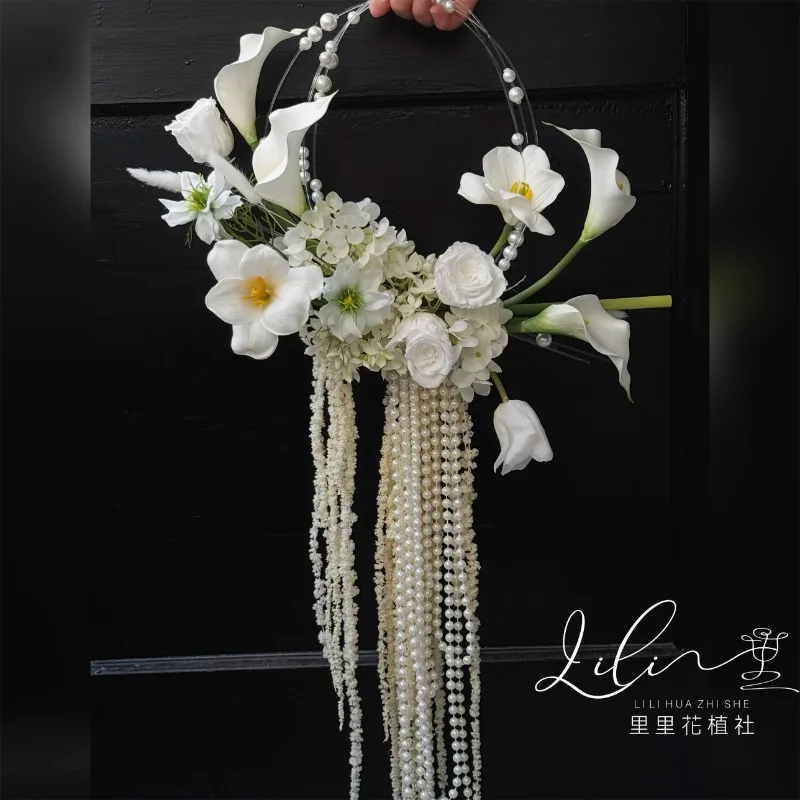 

Korean high-end simulation hand, niche exquisite white pearl hand flower, certificate engagement photo props
