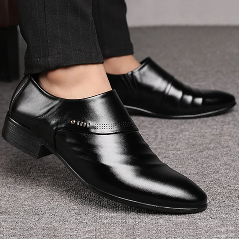 Mężczyźni Buty Casual Fashion Męskie buty do sukienki dla mężczyzn Trampki imprezowe Plus Size Slip on Black Leather Loafer Sapato Social Masculino