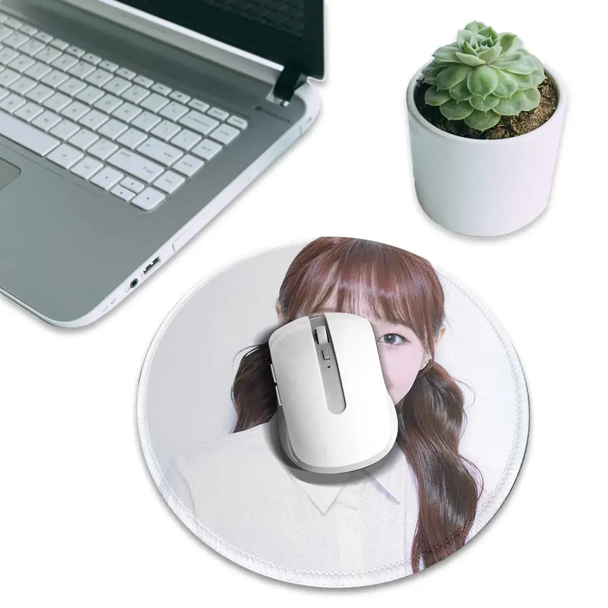 Chuu Loona Round Mouse Pad Computer Keyboard Mouse Mat Gaming PC Desk Mat Office Table Mats