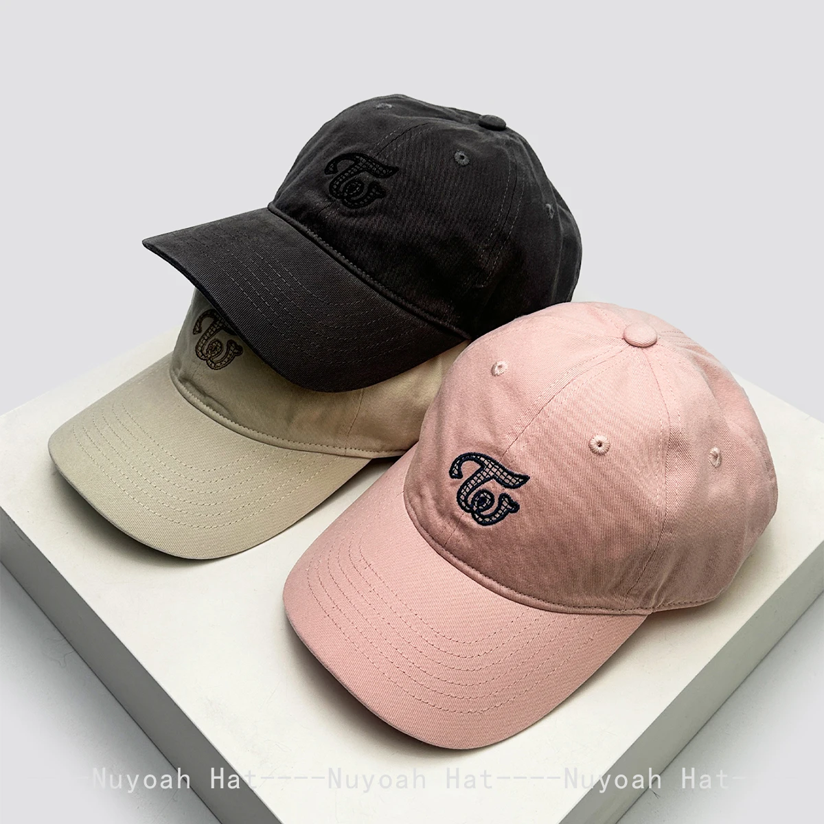 

New Men Women Korean Soft Top Embroidered W Letter Baseball Hats Sunshade Simple Versatile Couple Peaked Caps Casual Fashion ins