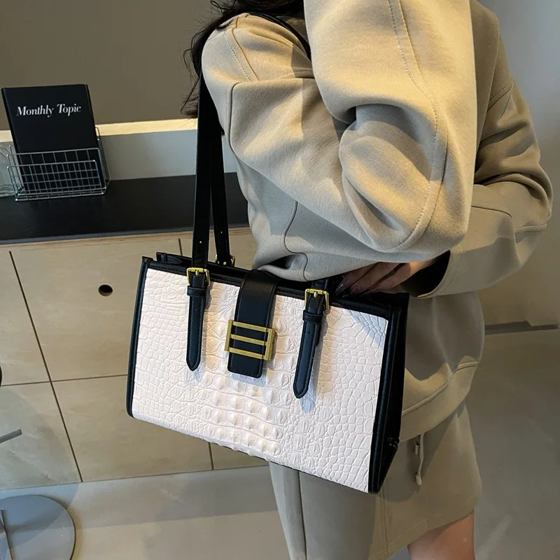 New Fashionable Large-capacity Tote Bag High-end Sense Niche Contrasting Color Single Shoulder Underarm Commuting Handbag Bag