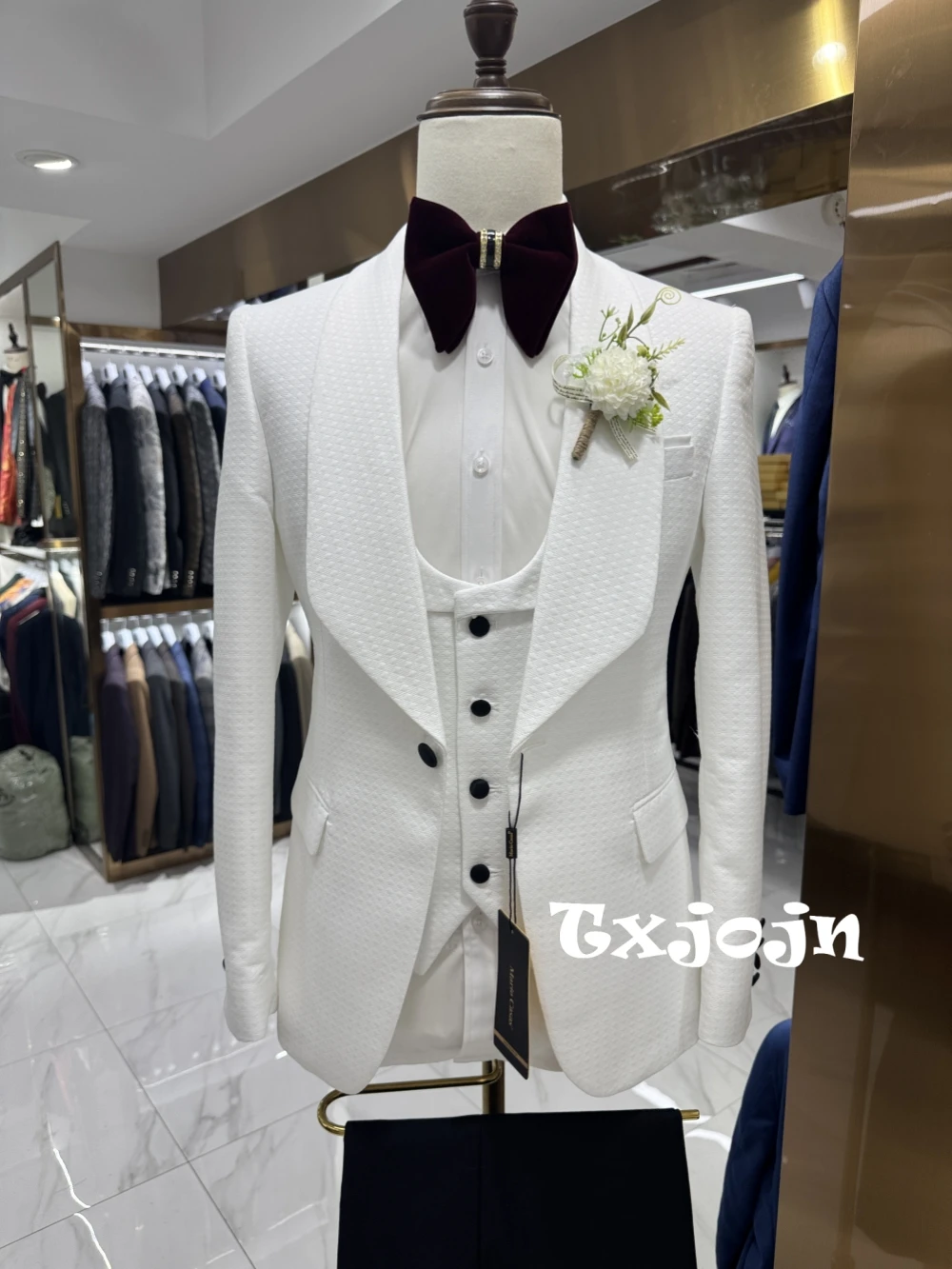 

Classy White Men's Suits 3 Pieces Wedding Groom Best Man Tuxedo Formal Shawl Lapel Suit Set For Man Daily Office Customized 2025