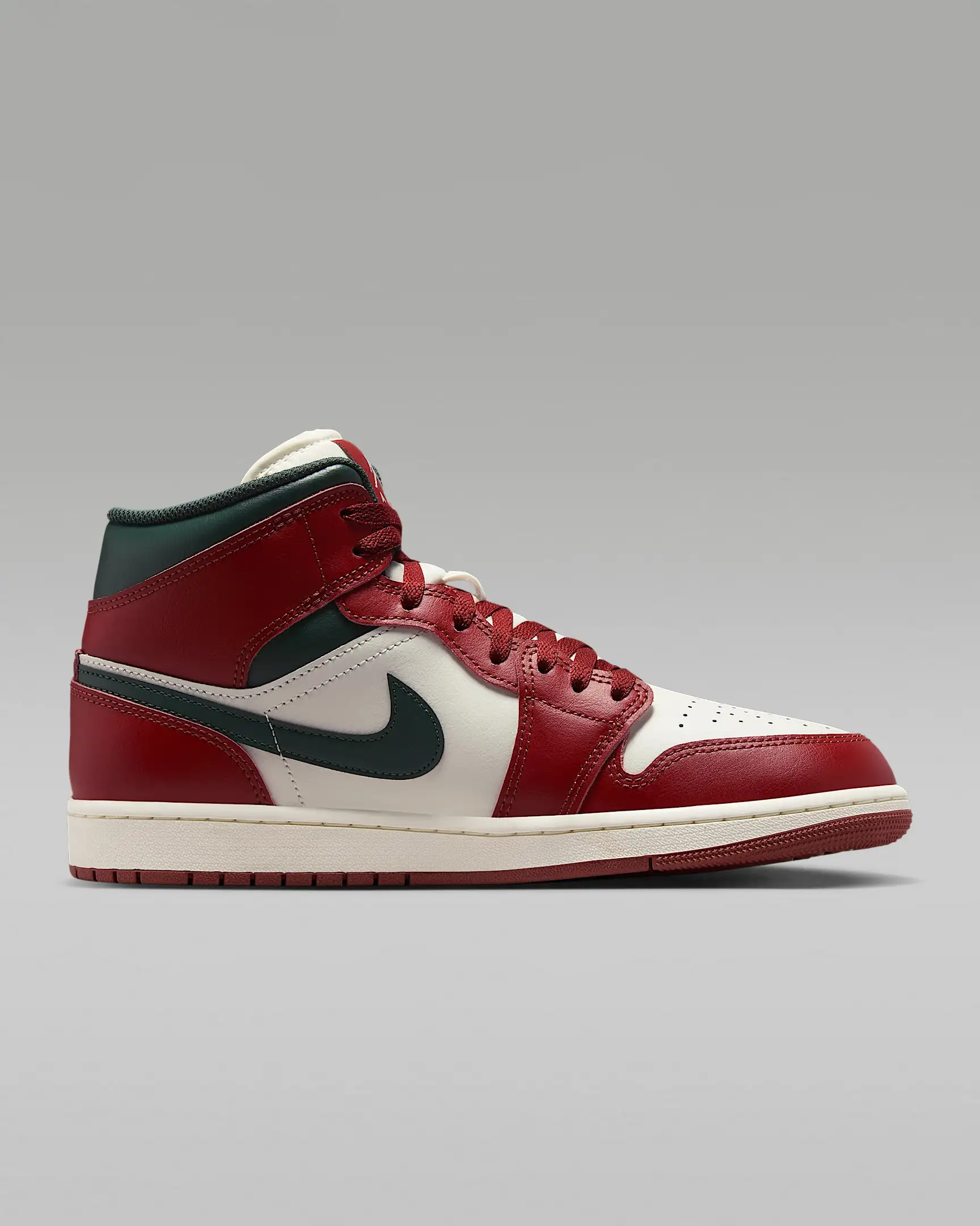 Jordan Air Jordan 1 Classic Versatile Retro Mid-Cut Basketball Shoe DQ8426-105 view 5