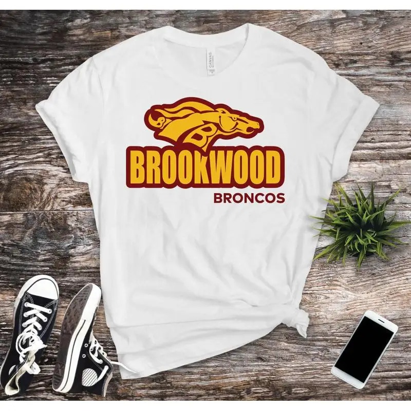 

Футболка с красочным жирным логотипом Brookwood Broncos