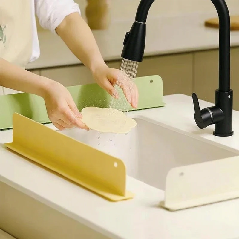 1Pc Silicone Sink Baffle Splash Guard with Suction Cup Pool To Protect Clothes From Splashing Water Baffle
