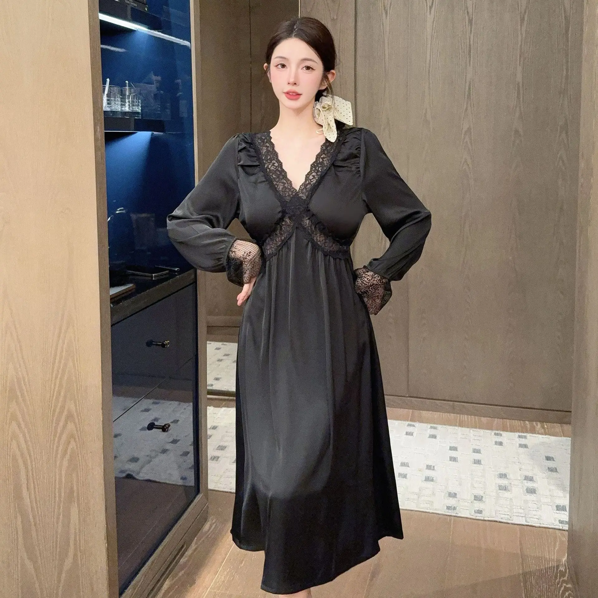 

New Female Nightgown Sleepwear V-Neck Women Lace Bathrobe Nightdress Loungewear Silky Satin Nighty Gown Home Wear Outfits