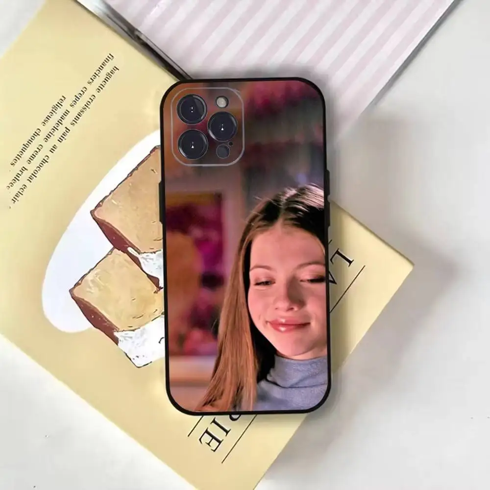 حافظة هاتف بافي ذا فامباير سلاير لهاتف آيفون 16، 15، 14، 13، 12، 11 بلس، برو ماكس، XS، X، XR، SE، Mini، 8، 7، غطاء أسود ناعم