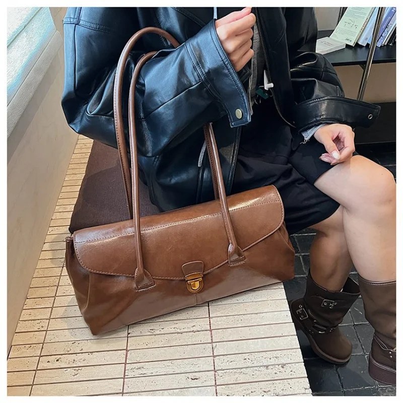 حقائب يد نسائية أنيقة مصنوعة من الجلد الصناعي تتميز بمظهر يومي عصري وخفيف الوزن وناعم #1