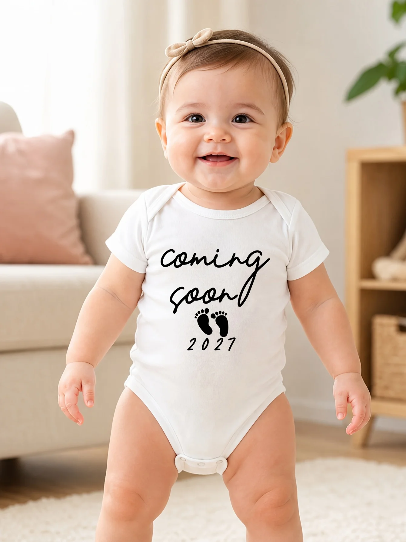 Children's Triangle Bodysuit Newborn Announcement Declaration 