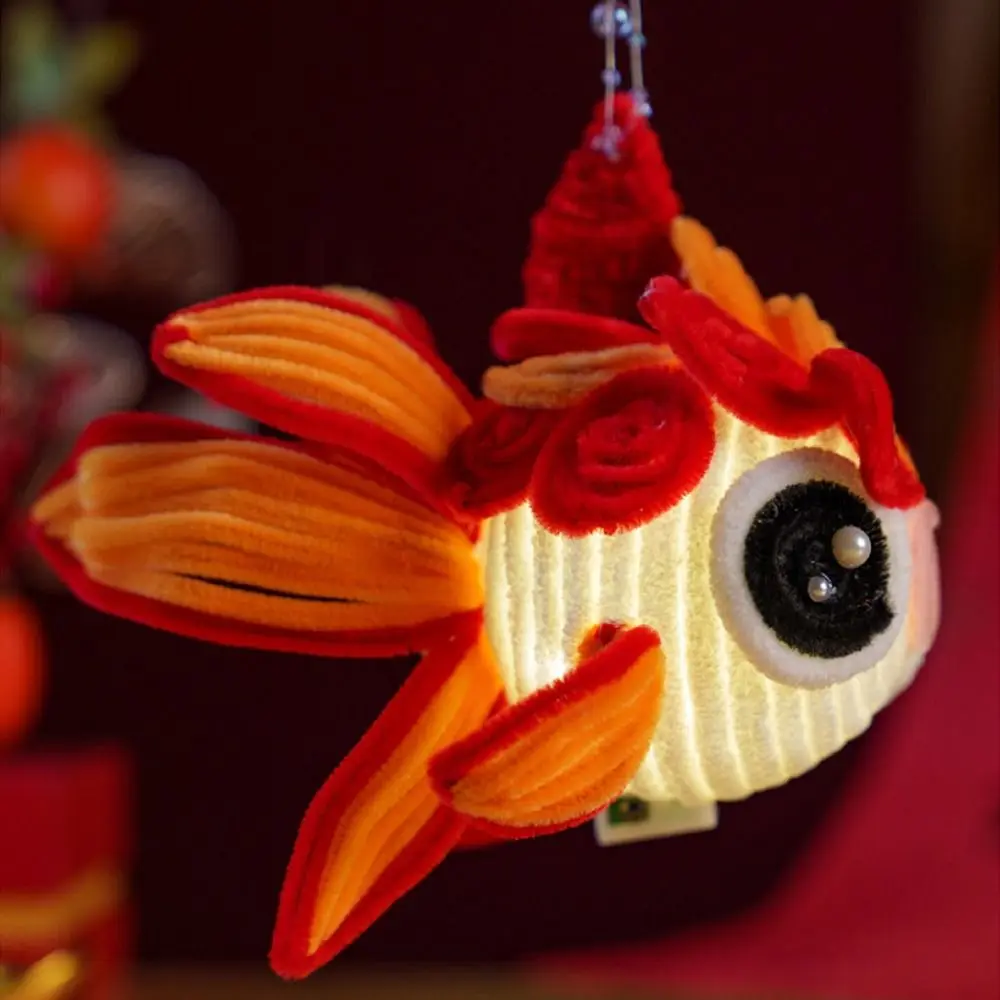Linterna portátil de pez dorado de dibujos animados estilo chino bendición torsión linterna de pez dorado linterna de mano tradicional para niños