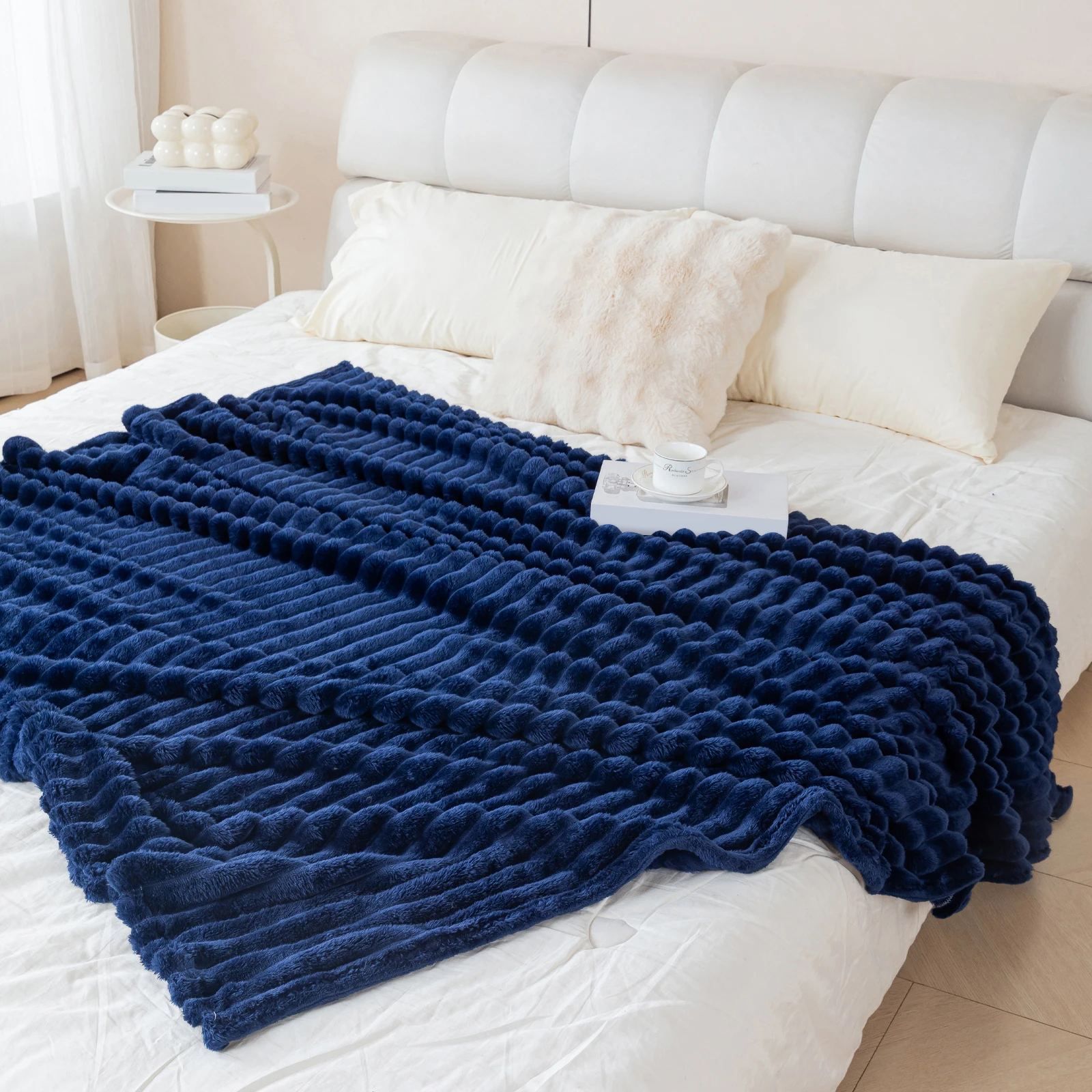 1 Stück gestreifte, einfarbige Flanelldecke, weiche und bequeme Überwurfdecke, geeignet für Sofas, Betten und Reisen, vielseitig einsetzbar – Detail 24