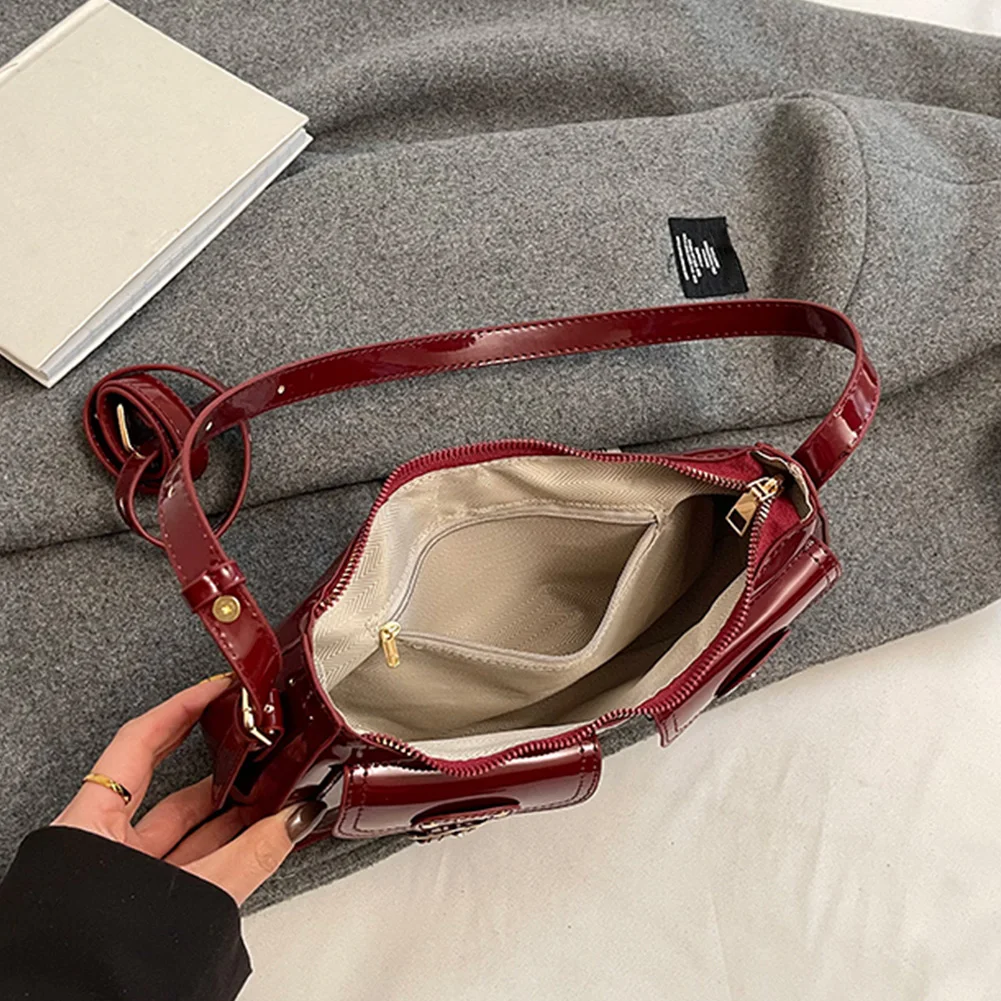 

Shoulder Bag PU Leather Handbag Y2k Crossbody Bag with Zipper Closure Underarm Bag for Women Work Shopping Travel