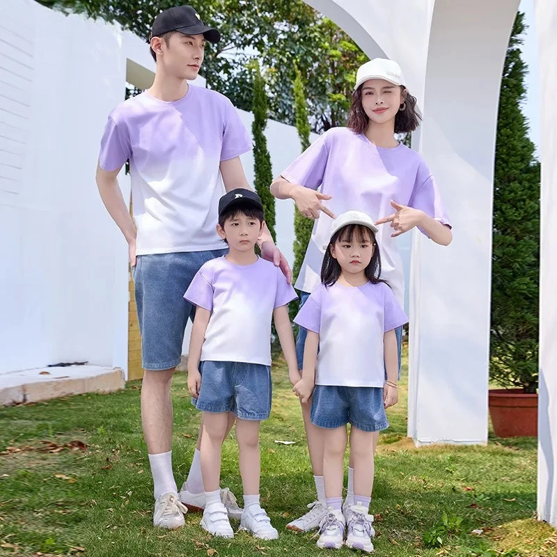 

Комплект семейной одежды: футболки и платья для мамы, папы, мальчика, девочки, парные наряды для родителей и детей