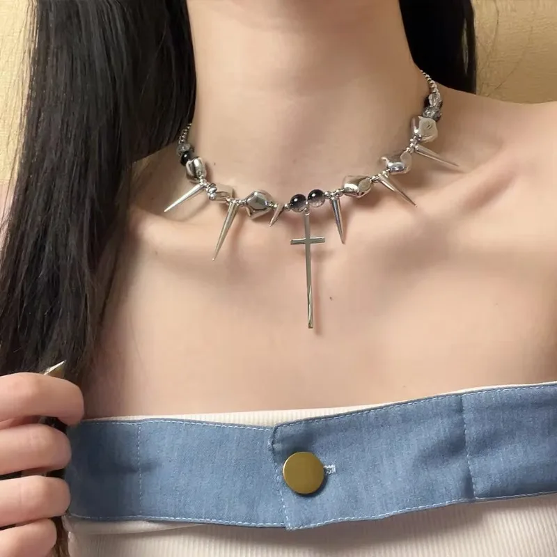 Exaggerated Punk Y2K Cross Rivet Choker Necklace Irregular Hip Hop Men's and Women's Necklace Fashion Jewelry Gift