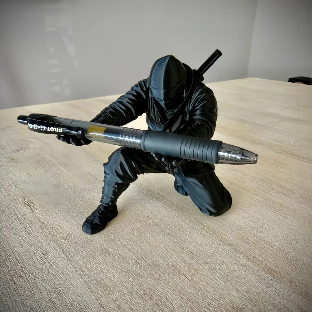Black Warrior Pen Holder - Resin Desktop Organizer, Suitable for Office and Home, Halloween Decoration Creative Gift, Fun Statio