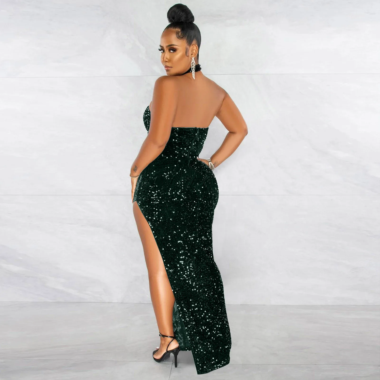 Plus Size Dresses For Curvy Women Glitter Sparkly Sequin Sleeveless Halterneck Side Slit Cocktail Dress Elegant Party Dresses