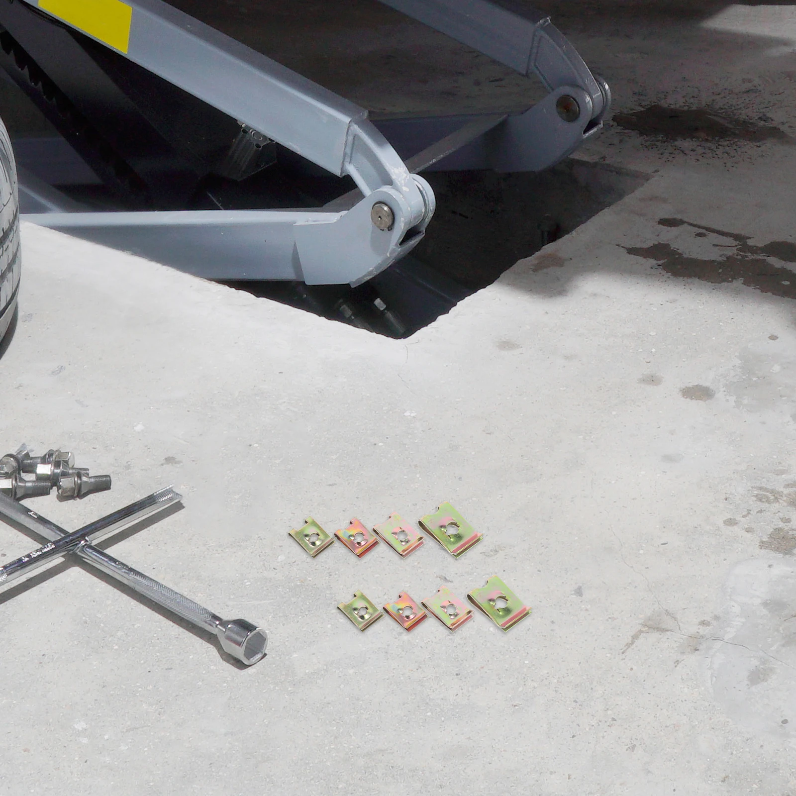 

1 set Self tapping Nut Kit U Clips Fasteners Car Bumper Door Panel Holder Retainer Clips Dashboard Screws Hardware