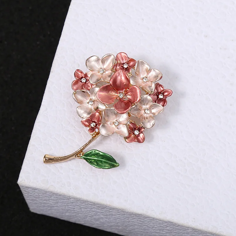 Steel Fun Jewelry New Hydrangea Flower Enamel Brooches For Women Bouquet Flower Lady Sweater Collar Lapel Badge Pin Wedding Gift