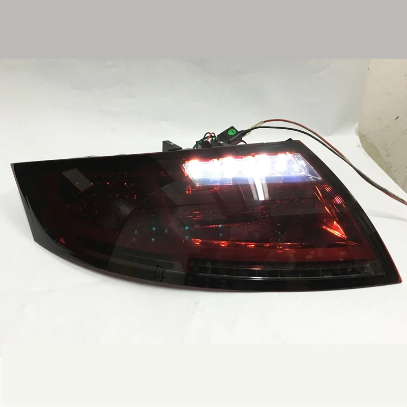 2 Pieces For AUDI TT Tail Lamp 2006-2013 Year LED Back RearTaillights Dark Red