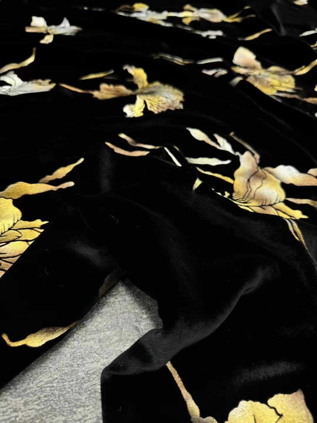 

Осень и зима, новая черная бронзовая шелковая бархатная ткань, костюм Haute Couture, платье, бархатная ткань, ширина 1,4 метра