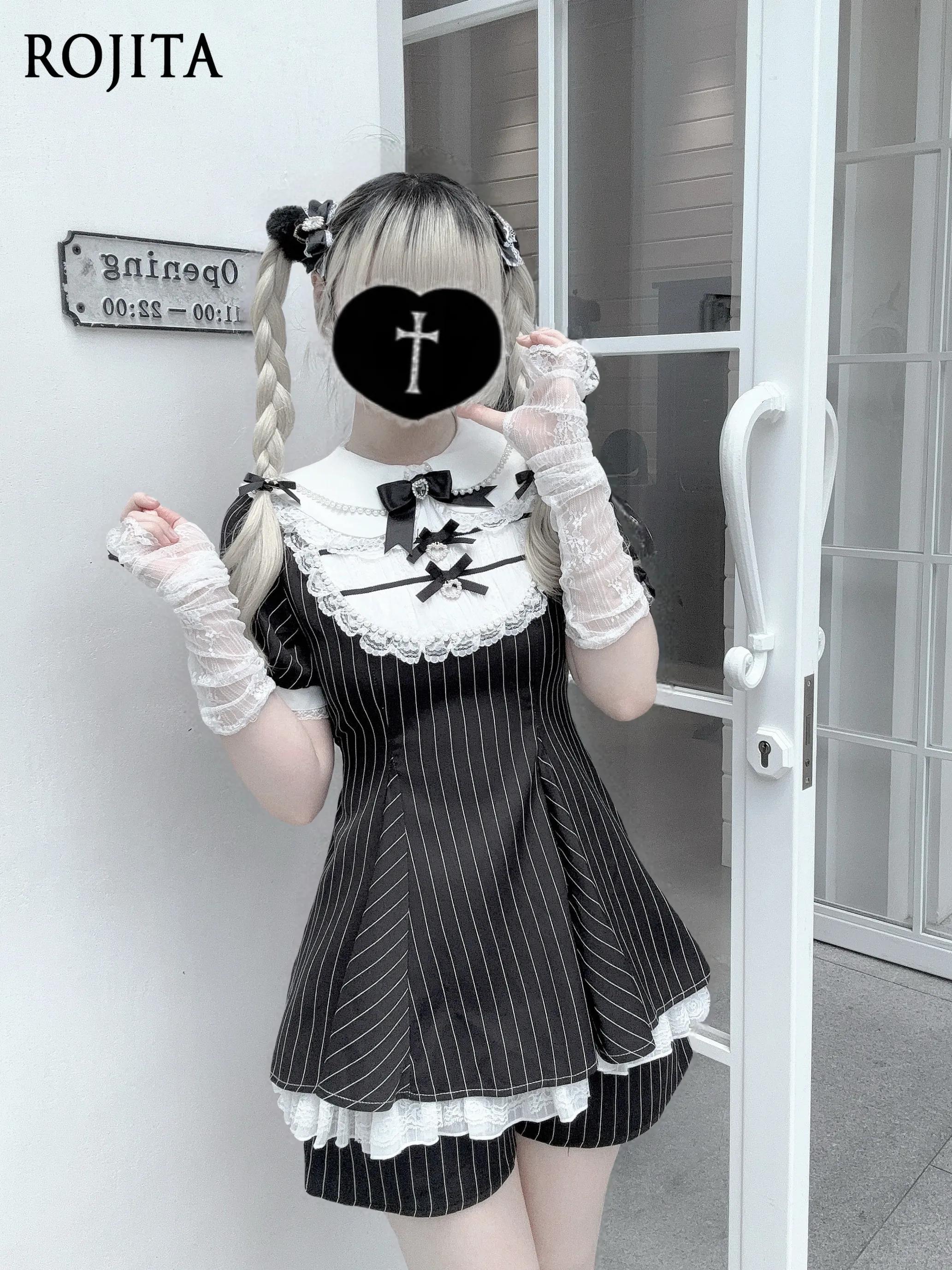 

Original Design Gothic Lolita Outfit with Peter Pan Collar Bud Suit Short-sleeved Sleeve Cute Lace Rabbit Ears and Sleeves