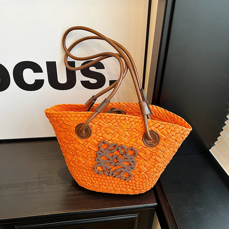 حقيبة كلاتش كلاسيكية فاخرة وبسيطة للنساء مع تصميم عصري بلون سادة وأفضل نداء لعرض النجوم #2